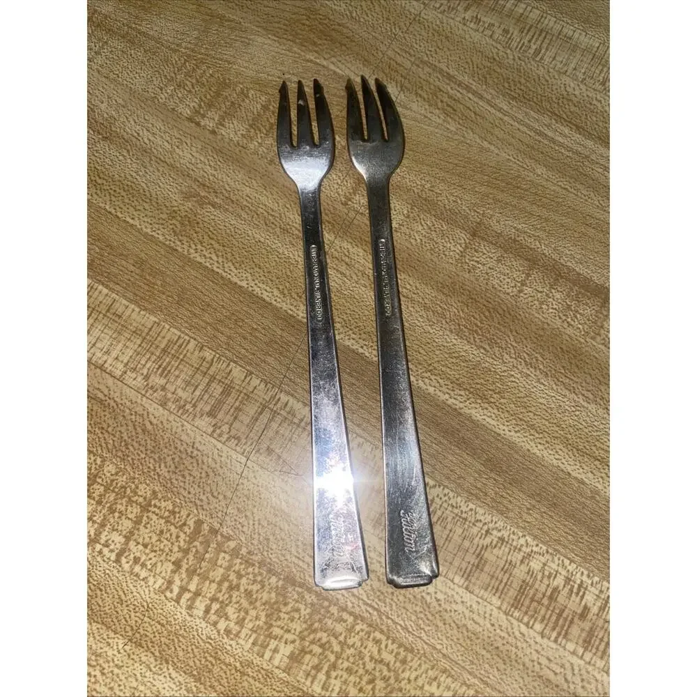 Set Of 2 Hilton Hotel International Silver Cocktail Seafood Forks Silverplate